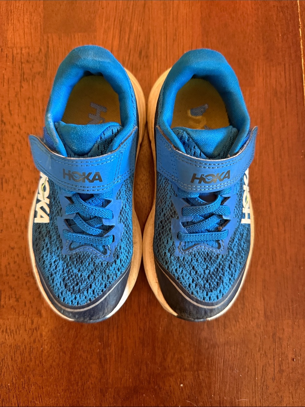 Hoka Kids Blue Mesh Velcro Sneakers k rincon 4